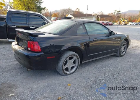 2001 Ford Mustang z USA, uszkodzony, nr VIN 1FAFP40441F157857